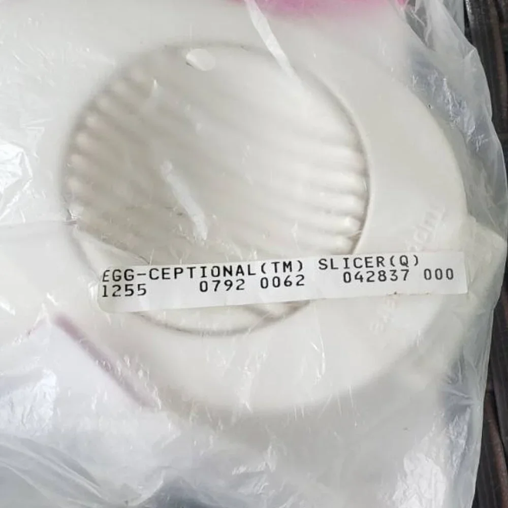 NWT Tupperware Egg-ceptional Slicer Egg Slicer
